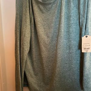 St. John’s long sleeve tee. Womens XL.
